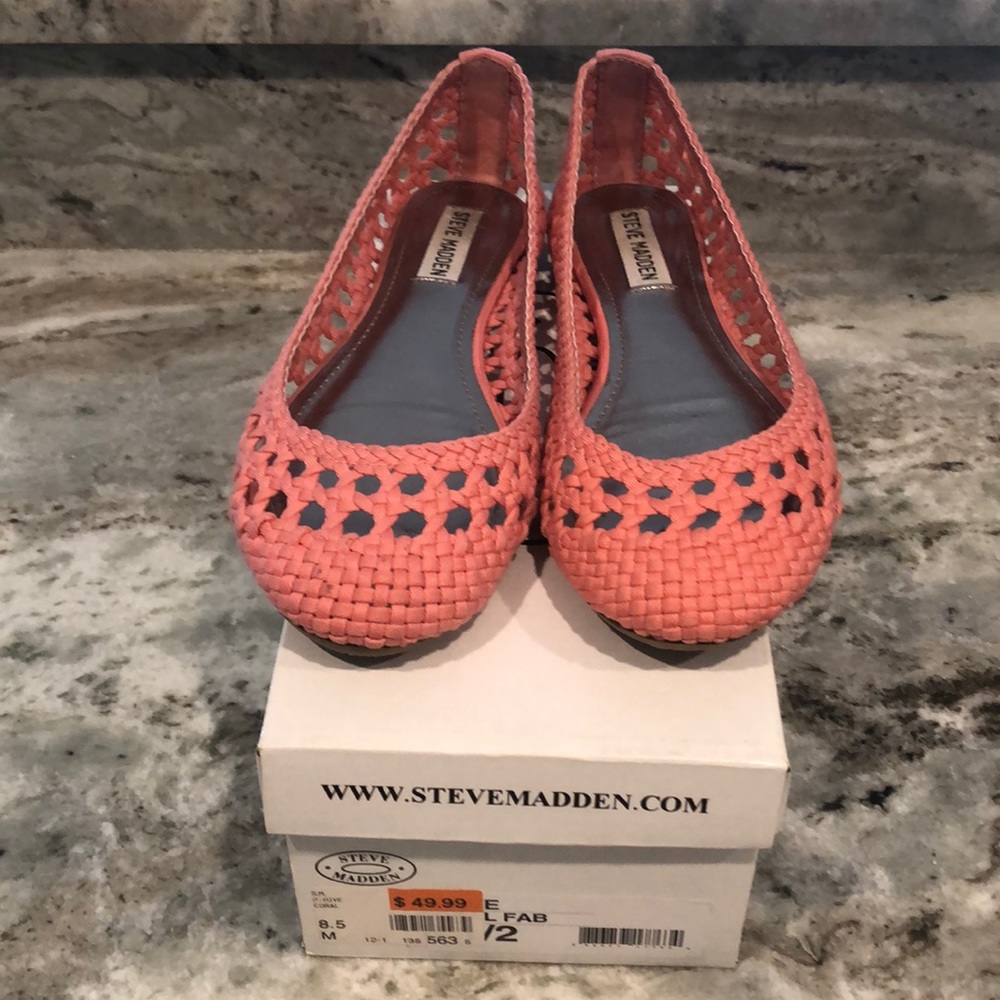 Steve Madden Coral Flats size 8.5